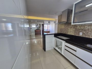 Viso da cozinha para a sala